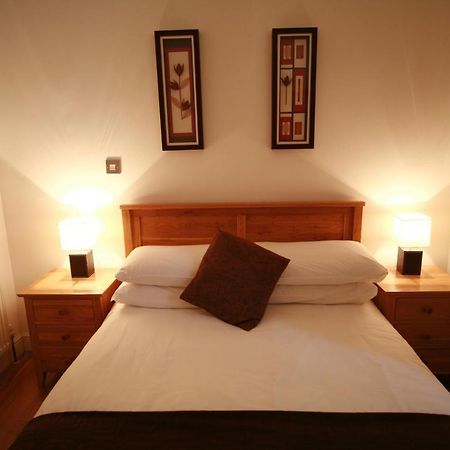 Chaucer Apartment Κέσγουικ Εξωτερικό φωτογραφία